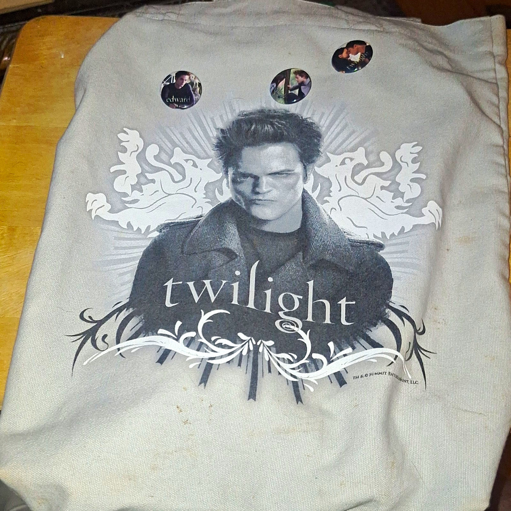 The Twilight Saga Tote Bag with 3 Edward/Bella Pinback Buttons